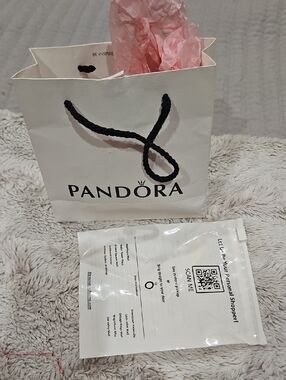 Pandora White Gift Bag with Pink Tissue